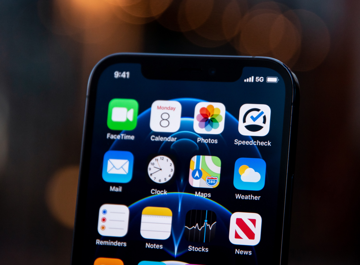新乡苹果手机维修分享为什么 iPhone 12 在冬季会自动关机 